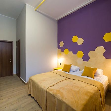 Hotel Bee Station Kiev Extérieur photo