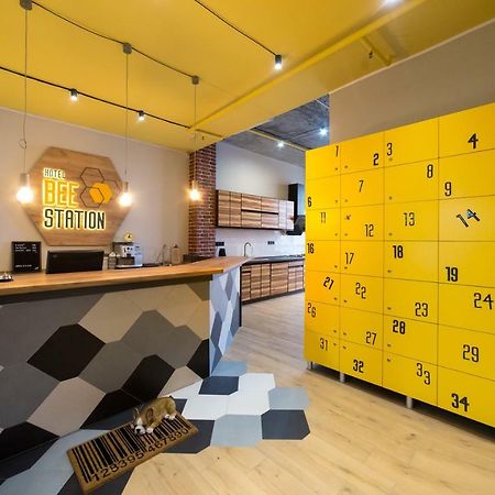 Hotel Bee Station Kiev Extérieur photo