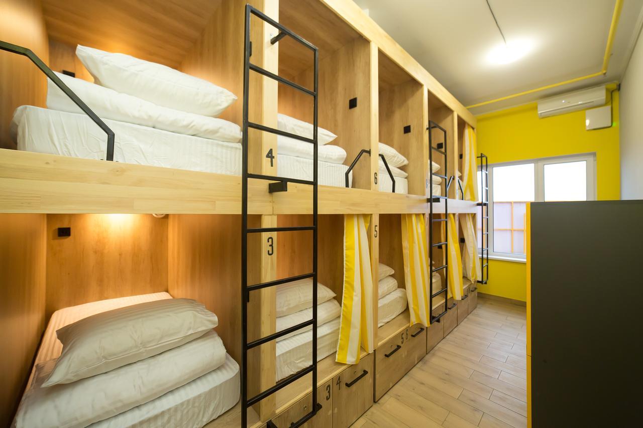 Hotel Bee Station Kiev Extérieur photo