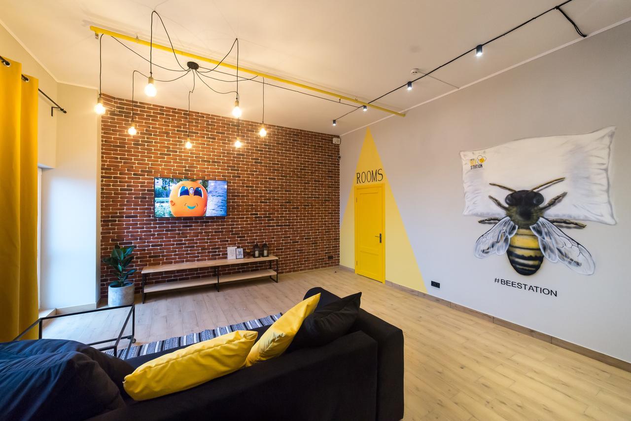 Hotel Bee Station Kiev Extérieur photo