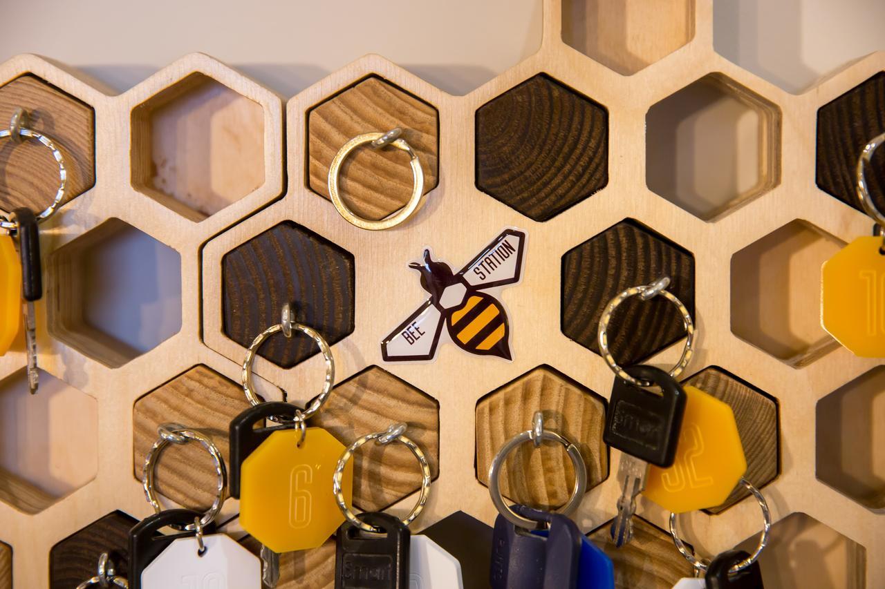 Hotel Bee Station Kiev Extérieur photo