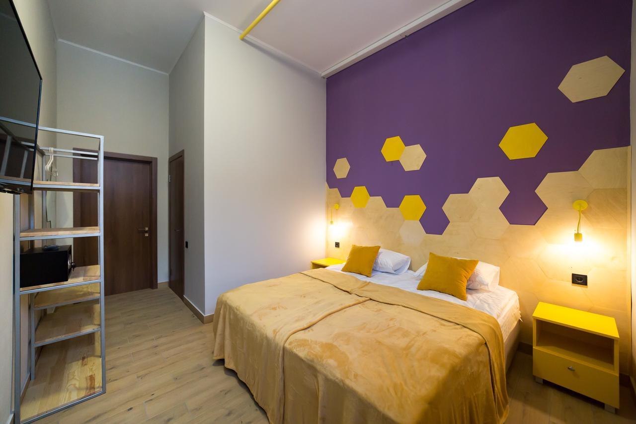 Hotel Bee Station Kiev Extérieur photo