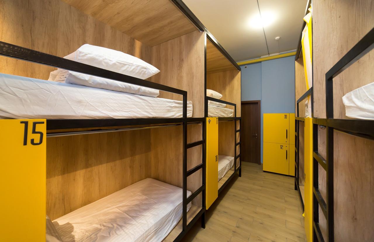 Hotel Bee Station Kiev Extérieur photo