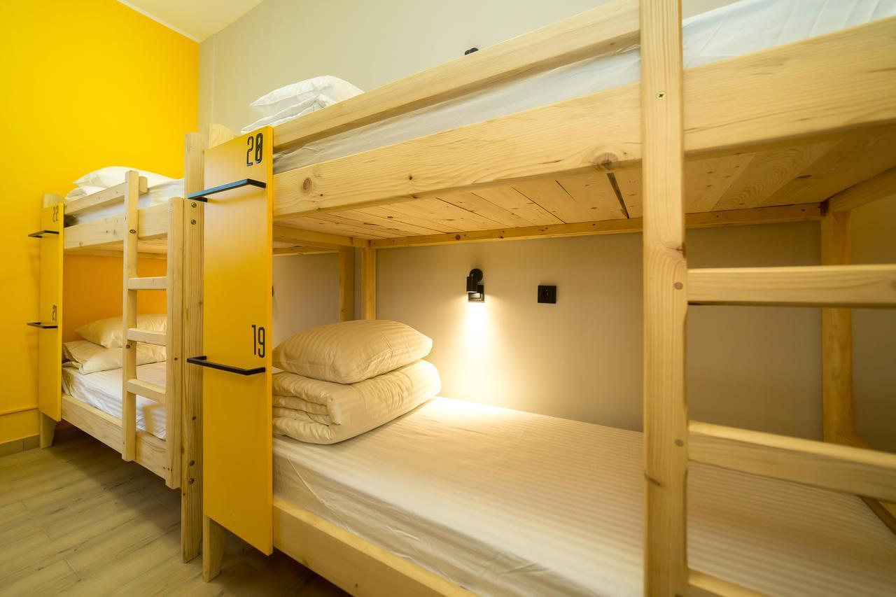 Hotel Bee Station Kiev Extérieur photo