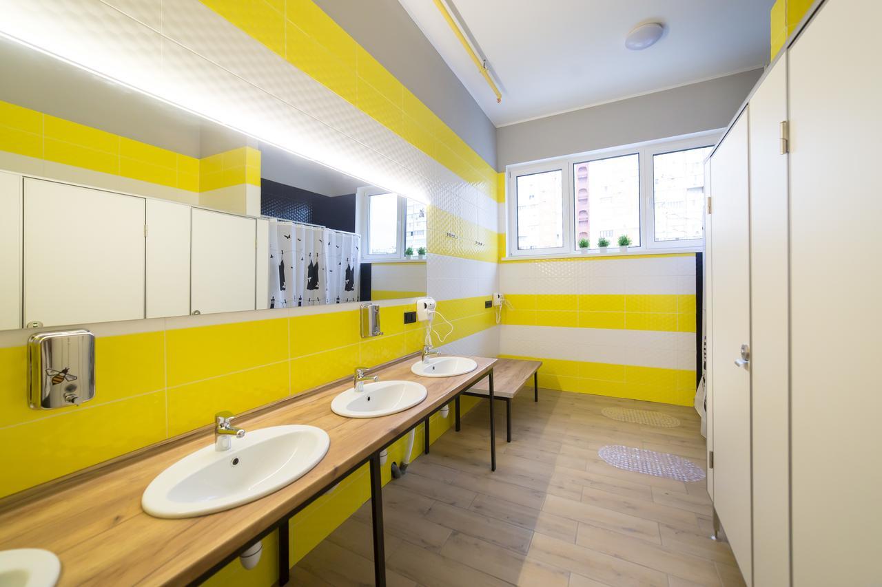 Hotel Bee Station Kiev Extérieur photo