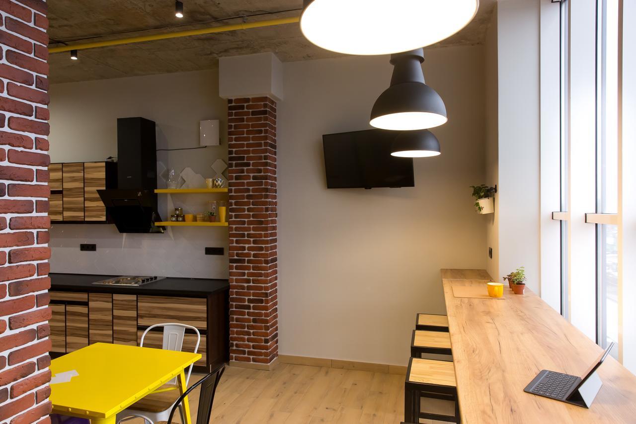 Hotel Bee Station Kiev Extérieur photo