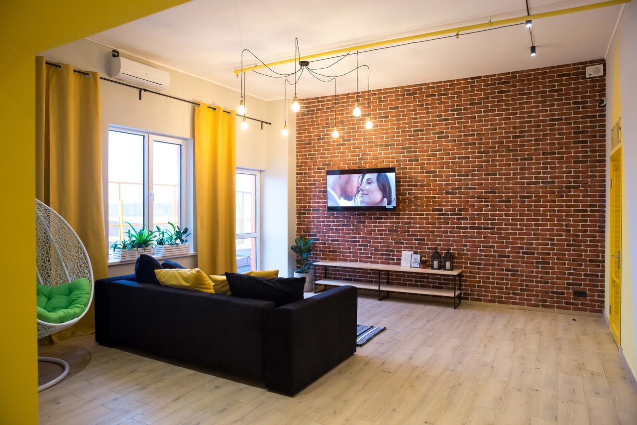 Hotel Bee Station Kiev Extérieur photo